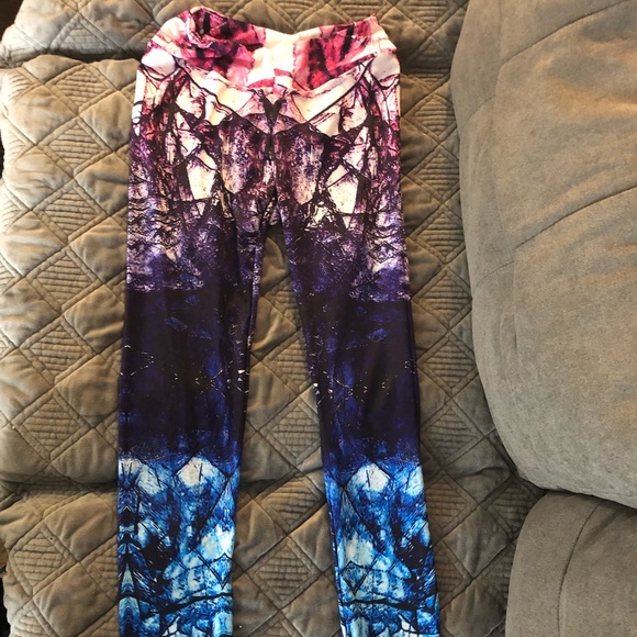 Workout leggings 🌸☀️ - Picture 2 of 3